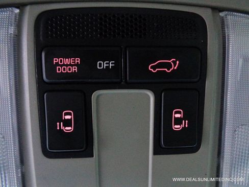 Used 2017 Kia Sedona EX image 15