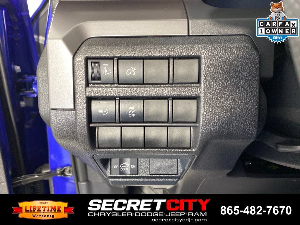 Used 2025 Toyota Tacoma TRD Sport AWD/4WD image 13
