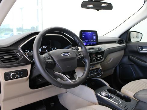 Used 2021 Ford Escape SE w/ SE Sport Appearance Package FWD image 13