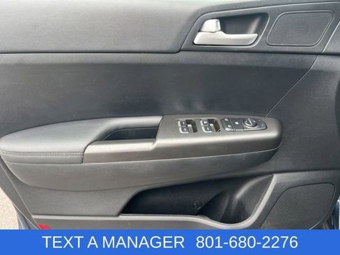Used 2022 Kia Sportage LX AWD/4WD image 12