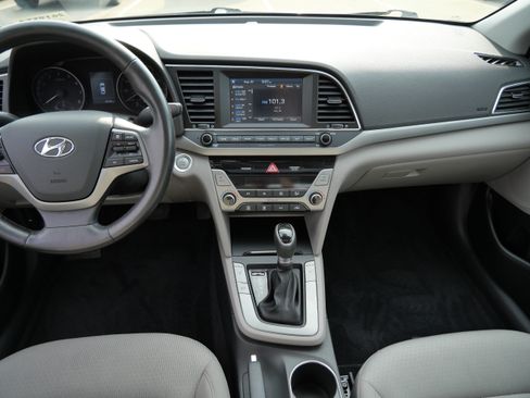 Used 2018 Hyundai Elantra Value Edition FWD image 10