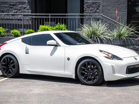 Used 2013 Nissan 370Z Coupe RWD image 30