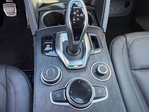 Used 2024 Alfa Romeo Stelvio Sprint AWD/4WD image 25