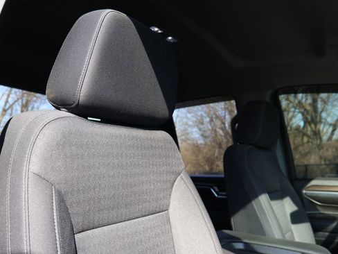 Used 2024 Chevrolet Silverado 2500 LT w/ Convenience Package image 39