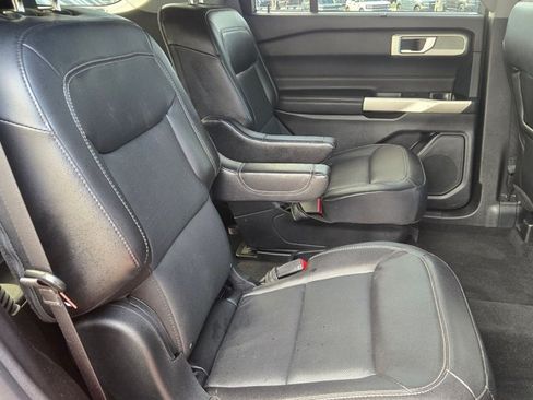 Used 2021 Ford Explorer Limited w/ Equipment Group 301A AWD/4WD image 20