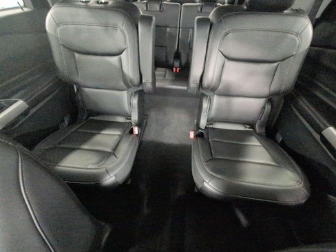 Used 2024 Ford Explorer XLT w/ Equipment Group 202A AWD/4WD image 24