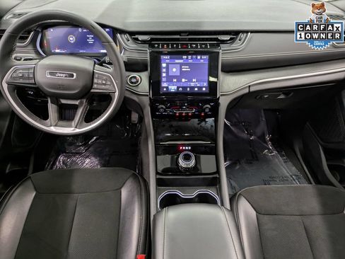 Used 2024 Jeep Grand Cherokee L Altitude AWD/4WD image 23
