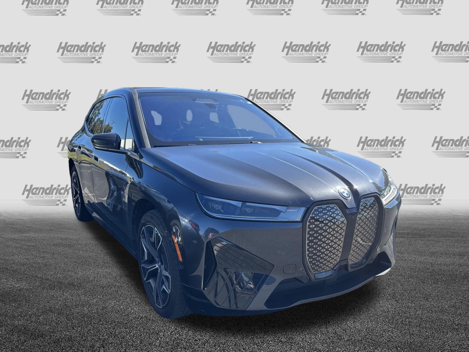 Used 2024 BMW iX xDrive50 w/ Premium Package AWD/4WD image 2