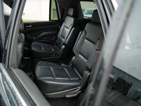 Used 2019 Chevrolet Tahoe LT w/ Luxury Package AWD/4WD image 9