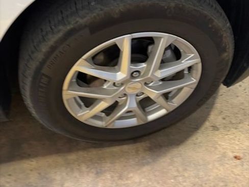 Used 2022 Chevrolet Equinox LT FWD image 4
