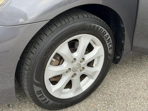 Used 2010 Toyota Camry LE FWD image 32