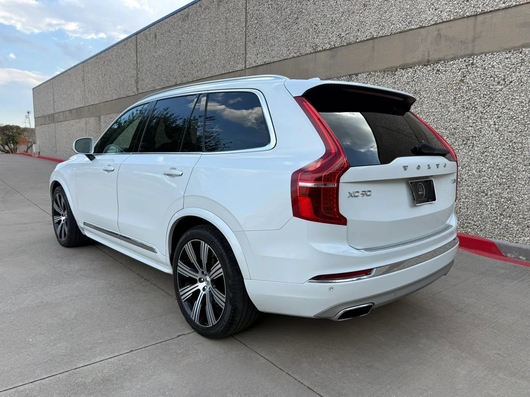 Used 2020 Volvo XC90 T6 Inscription w/ Protection Package Premier AWD/4WD image 4