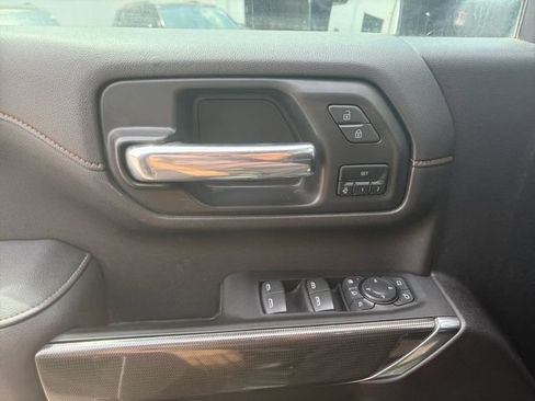 Used 2023 GMC Sierra 2500 AT4 w/ AT4 Premium Plus Package AWD/4WD image 4