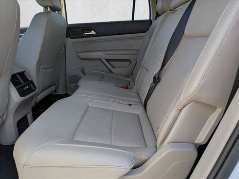 Used 2021 Volkswagen Atlas SE FWD image 18