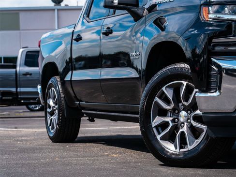 Used 2020 Chevrolet Silverado 1500 LT w/ Texas Edition AWD/4WD image 2