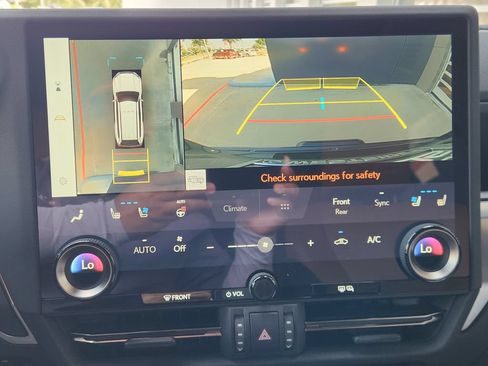 Used 2024 Lexus GX 550 w/ Accessory Package (Z1) AWD/4WD image 17