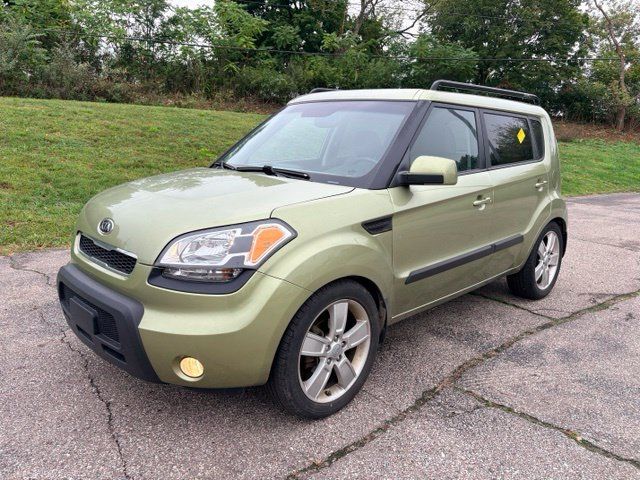 Used 2011 Kia Soul ! FWD image 1