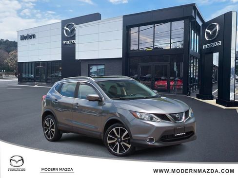 Used 2017 Nissan Rogue Sport SL w/ SL Premium Package AWD/4WD image 1
