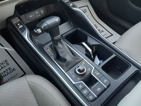 Used 2024 Kia Sorento S w/ Panoramic Sunroof Package image 15