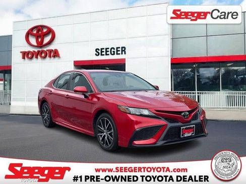 Used 2024 Toyota Camry SE FWD image 1