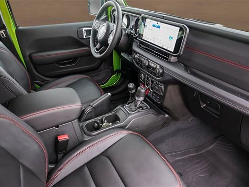 Used 2025 Jeep Gladiator Rubicon image 28