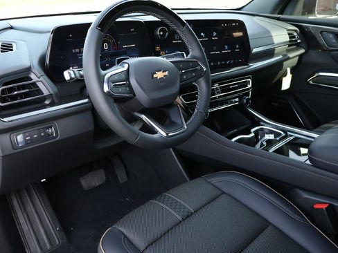 New 2026 Chevrolet Traverse High Country w/ LPO, Floor Liner Package AWD/4WD image 3