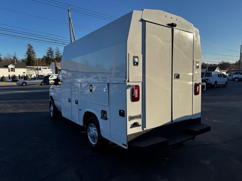 Used 2019 Ford E-350 and Econoline 350 Super Duty image 4