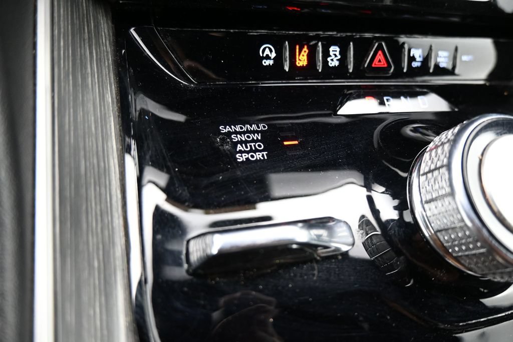 Used 2024 Jeep Wagoneer Series II AWD/4WD image 22