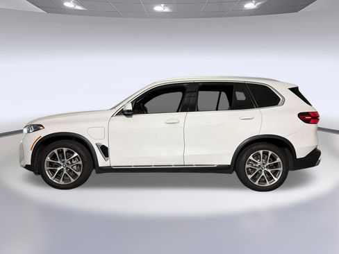 Used 2025 BMW X5 xDrive50e AWD/4WD image 17