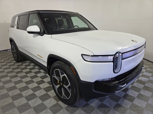 Used 2024 Rivian R1S Adventure AWD/4WD image 7