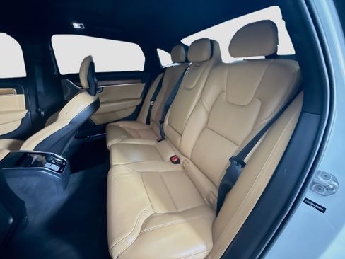 Used 2018 Volvo S90 T6 Inscription w/ Luxury Package image 25