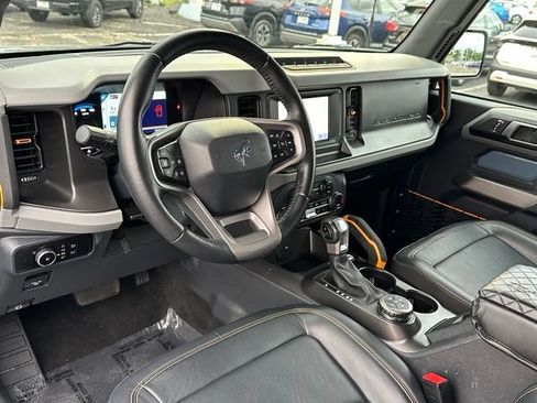 Used 2023 Ford Bronco Badlands w/ Sasquatch Package AWD/4WD image 32