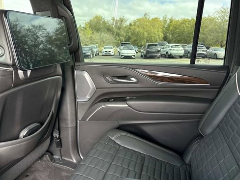 Certified 2023 Cadillac Escalade ESV Sport Platinum image 13