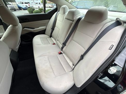 Used 2025 Nissan Altima 2.5 SV FWD image 31