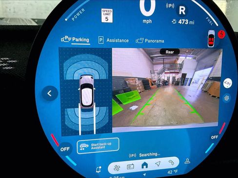 Certified 2025 MINI Cooper 4-Door Hardtop image 23