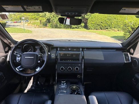 Used 2019 Land Rover Discovery SE AWD/4WD image 8