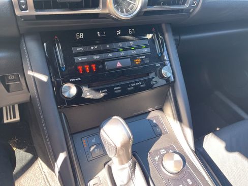 Used 2022 Lexus IS 350 F Sport image 9
