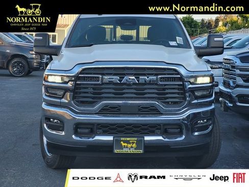 New 2026 RAM 2500 Tradesman AWD/4WD image 2