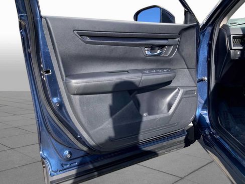 Used 2025 Honda CR-V LX image 19