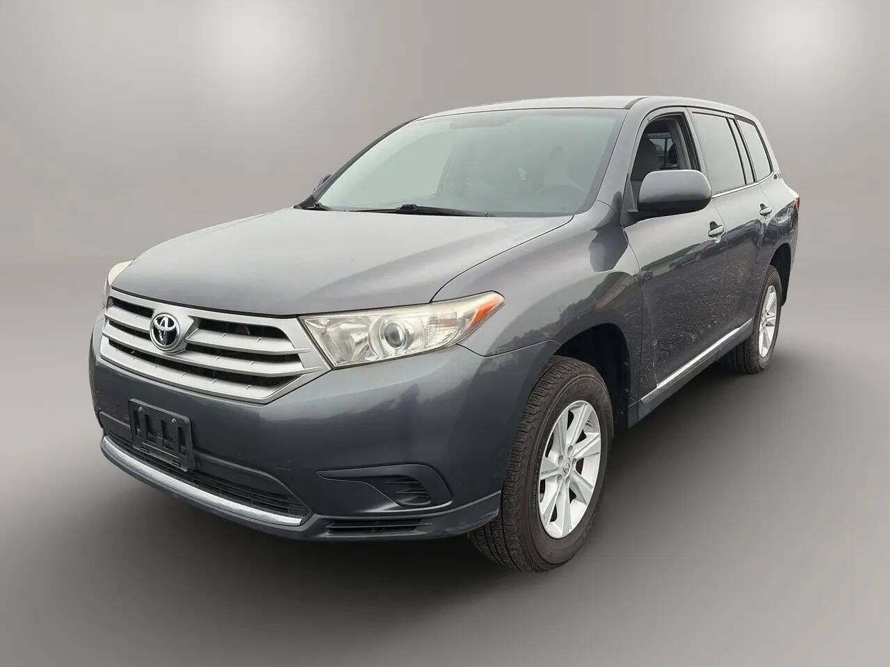 Used 2013 Toyota Highlander FWD w/ Cold Weather Pkg image 3