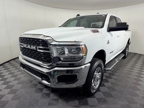 Used 2022 RAM 2500 Big Horn AWD/4WD image 3