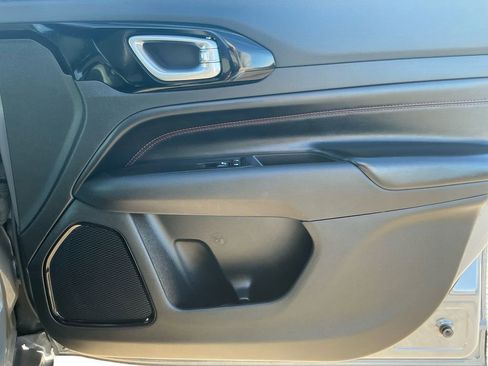 Used 2023 Jeep Compass Trailhawk image 16