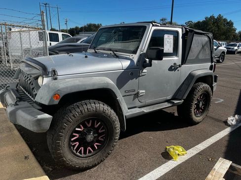 Used 2010 Jeep Wrangler Sport image 2