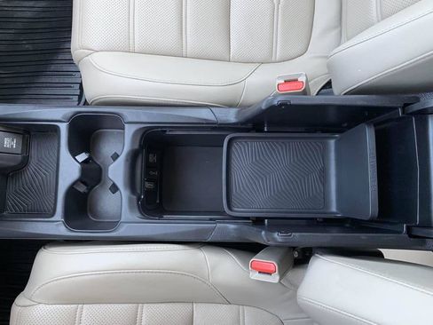 Used 2018 Honda CR-V Touring image 24