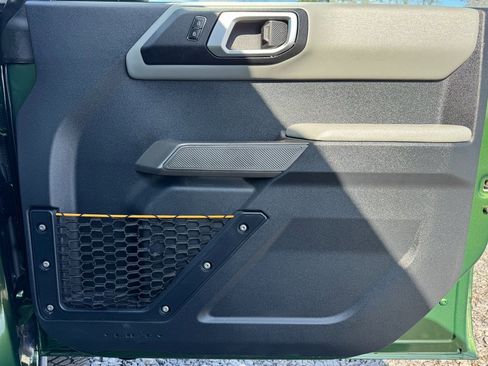 Used 2023 Ford Bronco Badlands image 29