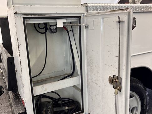 Used 2005 Ford F350 2WD Regular Cab Super Duty image 19