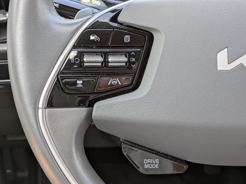 Certified 2023 Kia Niro EX FWD image 19