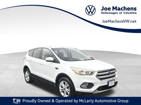 Used 2017 Ford Escape SE AWD/4WD image 1