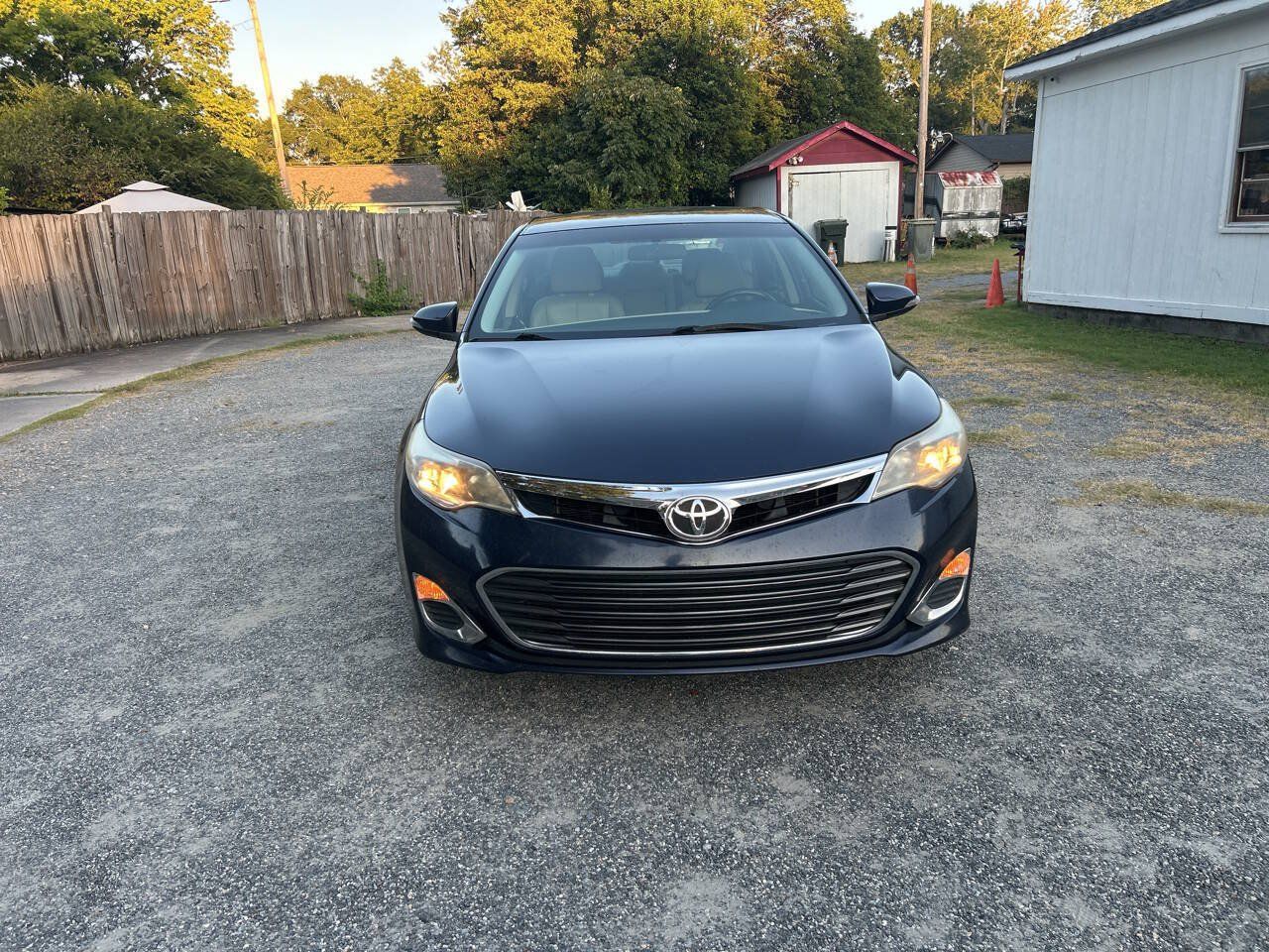 Used 2015 Toyota Avalon XLE w/ Preferred Accessory Package FWD image 8