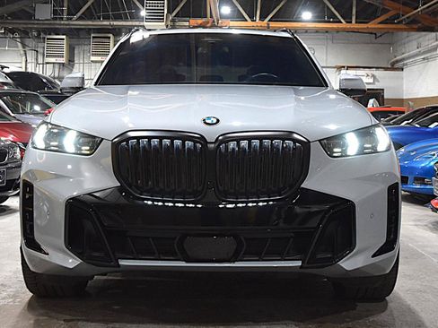 Used 2024 BMW X5 xDrive40i w/ M Sport Package AWD/4WD image 2